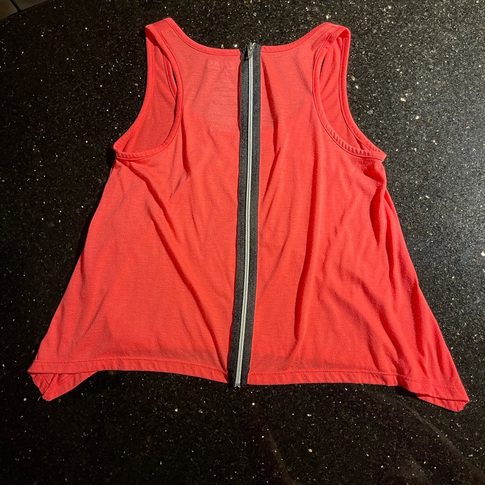 Zip back free flow tank top